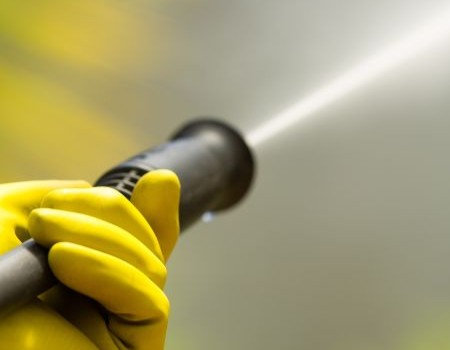 Soft washing a house vs pressure washing